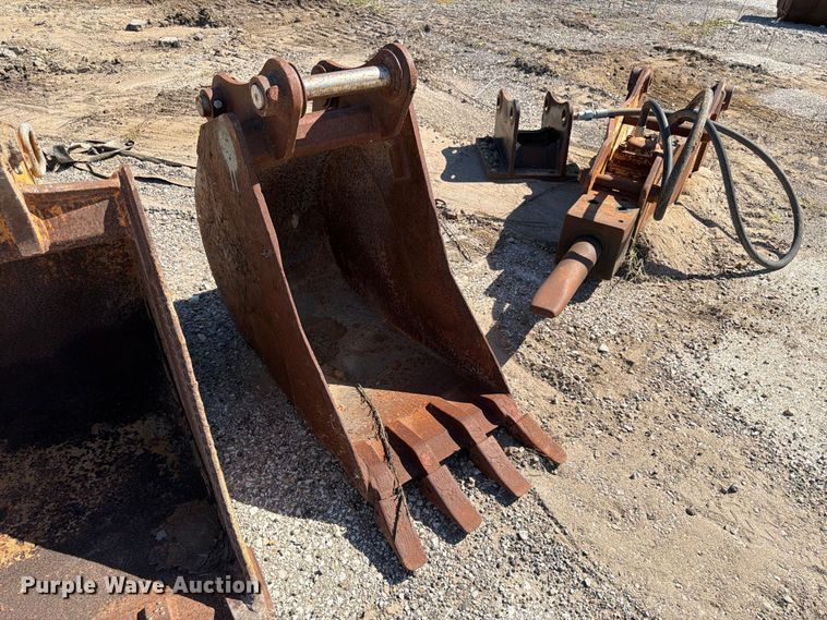 image for item ES1172 (4) excavator attachments