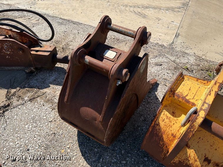 image for item ES1172 (4) excavator attachments
