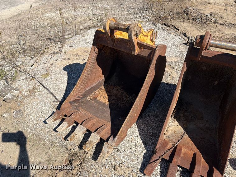 image for item ES1172 (4) excavator attachments