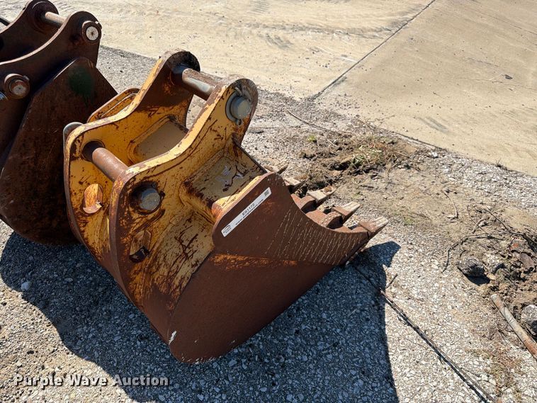 image for item ES1172 (4) excavator attachments