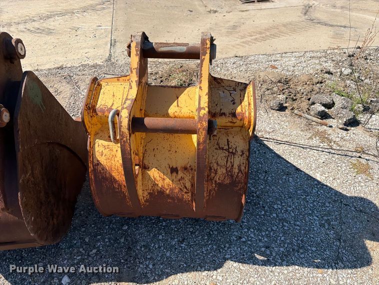 image for item ES1172 (4) excavator attachments