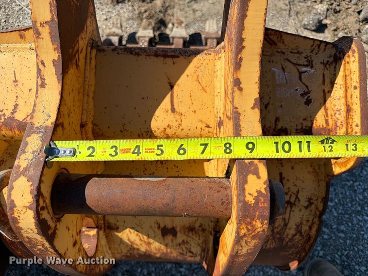 image for item ES1172 (4) excavator attachments