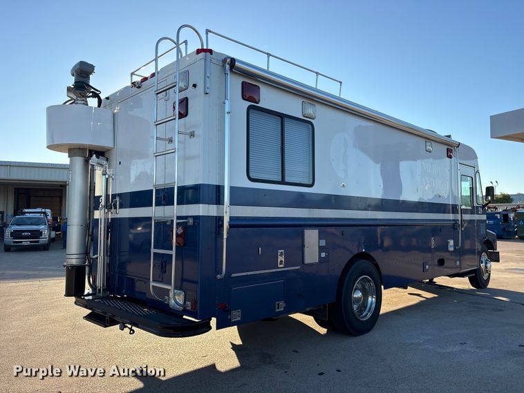 image for item ES8117 1990 Chevrolet Forward Control mobile command center