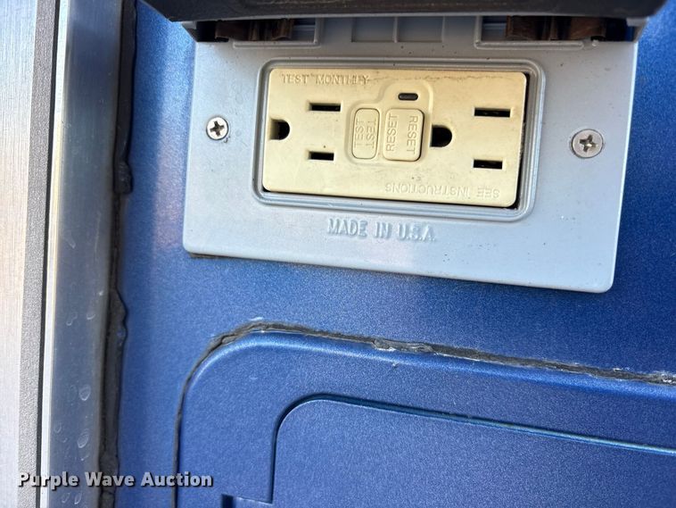 image for item ES8117 1990 Chevrolet Forward Control mobile command center