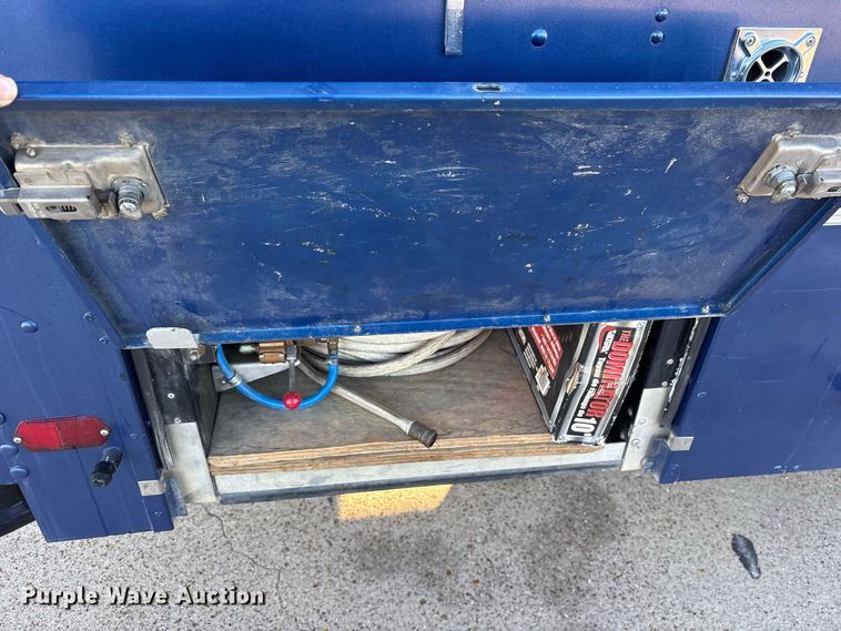 image for item ES8117 1990 Chevrolet Forward Control mobile command center
