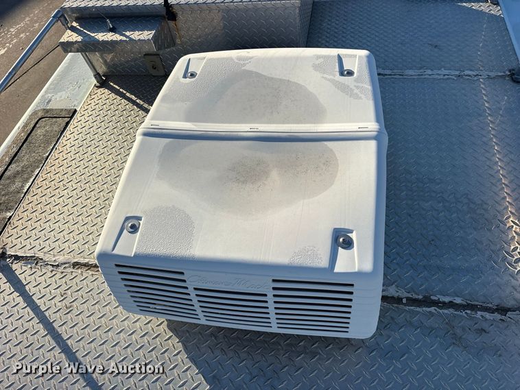 image for item ES8117 1990 Chevrolet Forward Control mobile command center