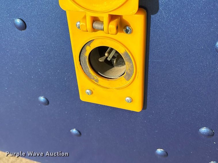 image for item ES8117 1990 Chevrolet Forward Control mobile command center
