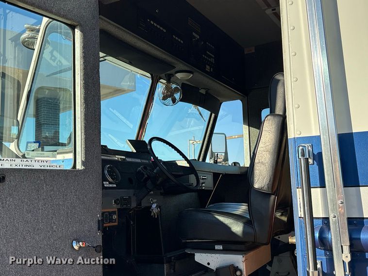 image for item ES8117 1990 Chevrolet Forward Control mobile command center