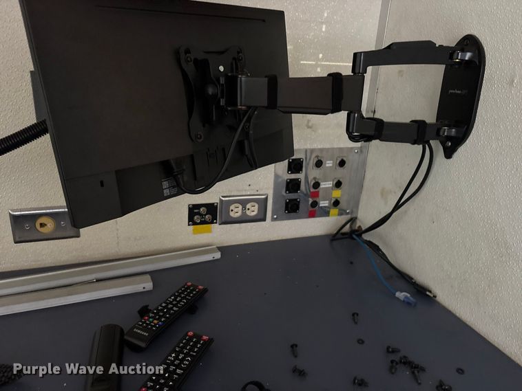 image for item ES8117 1990 Chevrolet Forward Control mobile command center