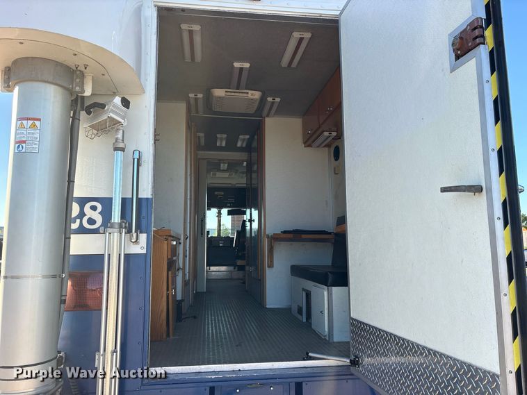 image for item ES8117 1990 Chevrolet Forward Control mobile command center