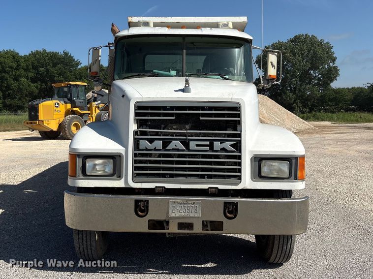 image for item EU5730 2002 Mack CH dump truck