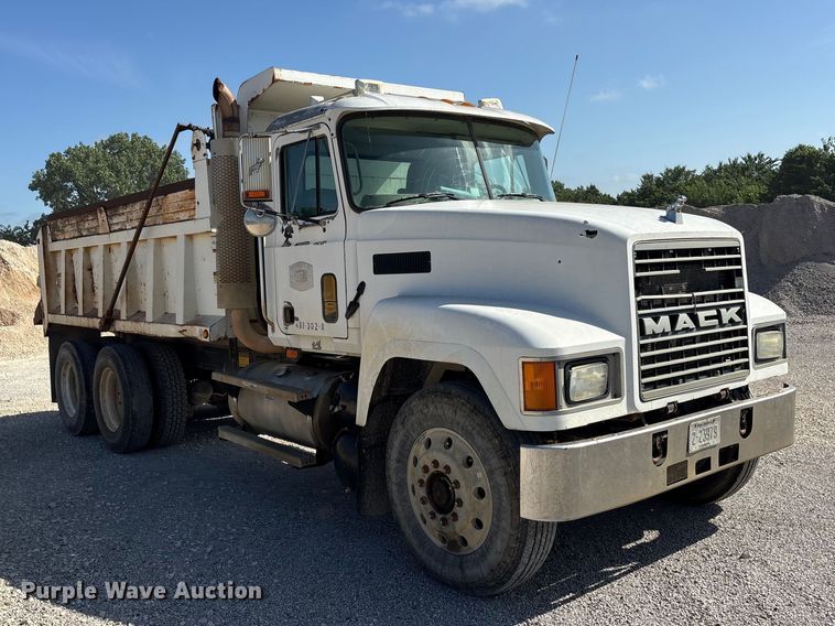 image for item EU5730 2002 Mack CH dump truck