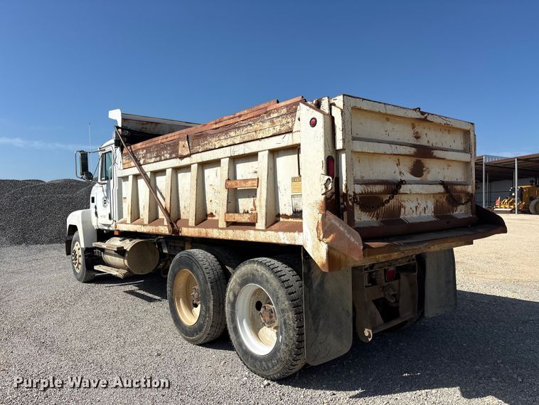 image for item EU5730 2002 Mack CH dump truck