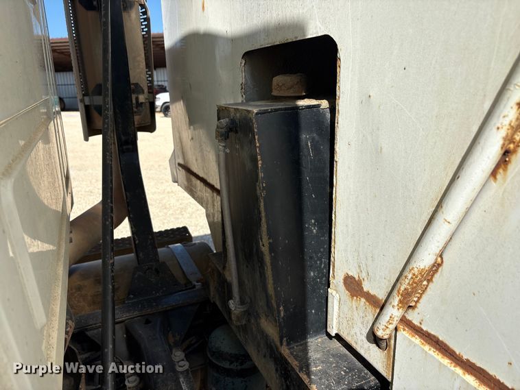 image for item EU5730 2002 Mack CH dump truck