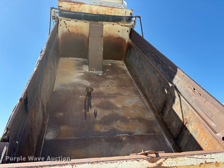 image for item EU5730 2002 Mack CH dump truck