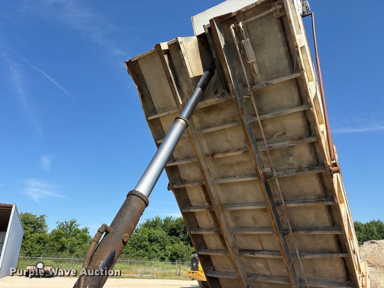 image for item EU5730 2002 Mack CH dump truck