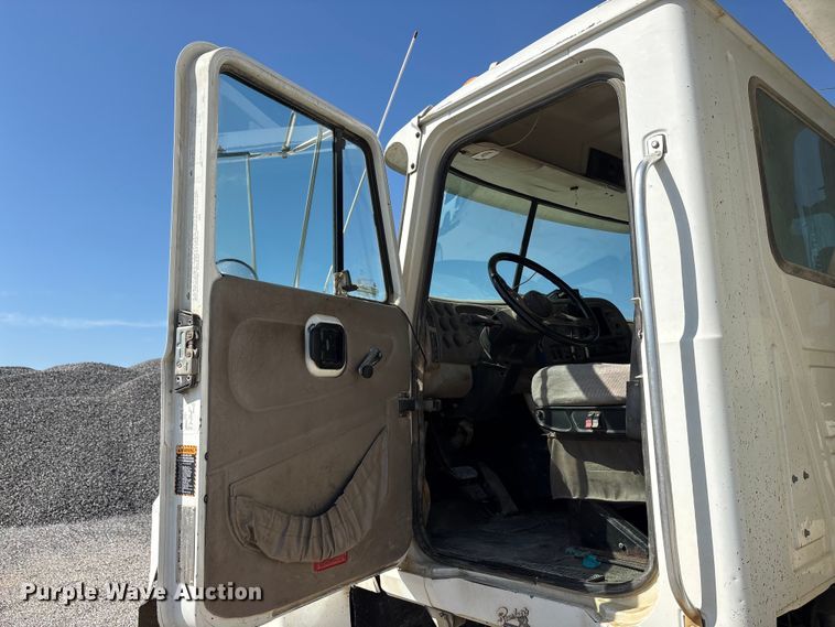 image for item EU5730 2002 Mack CH dump truck