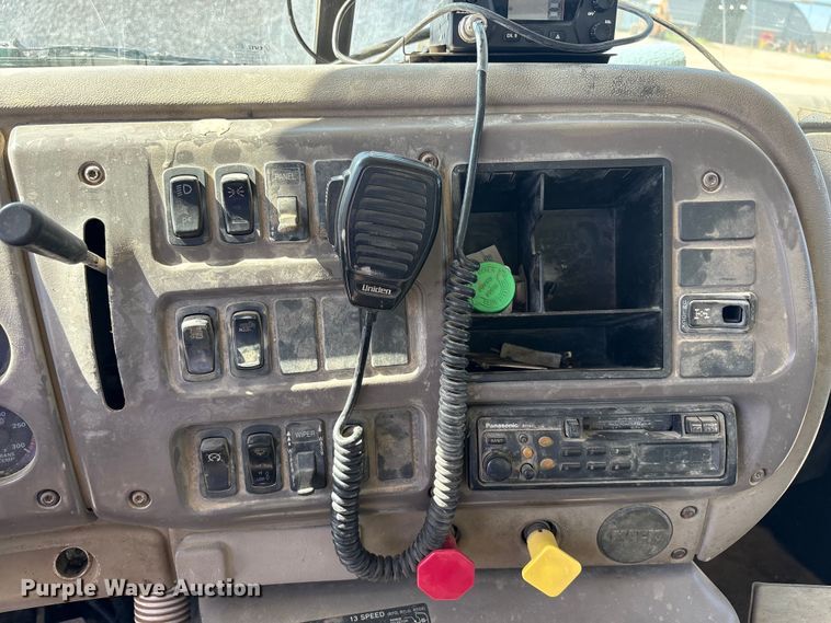 image for item EU5730 2002 Mack CH dump truck