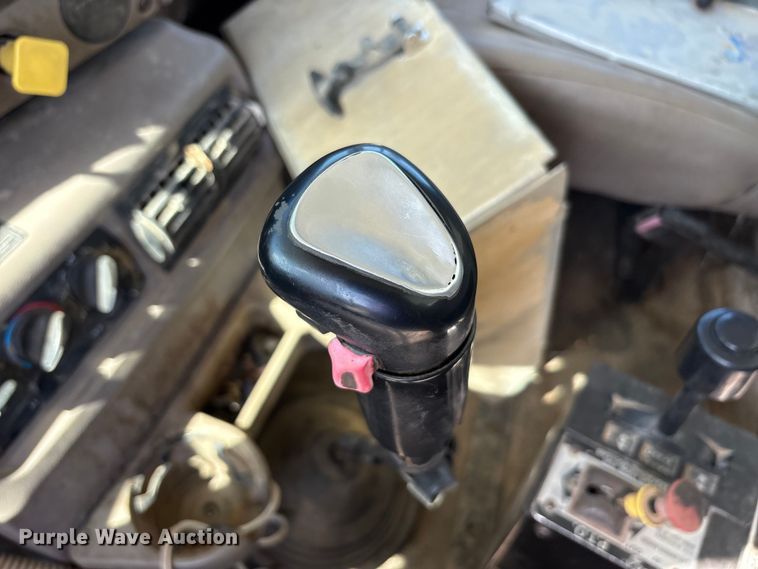 image for item EU5730 2002 Mack CH dump truck