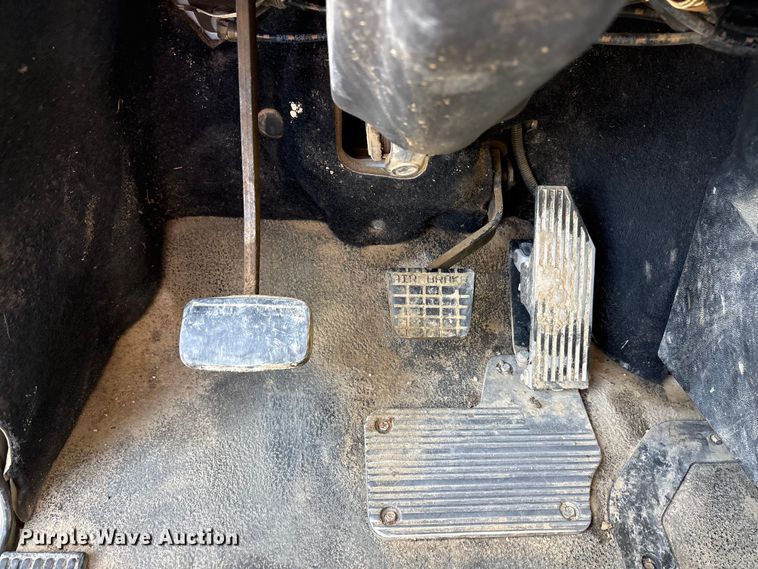 image for item EU5730 2002 Mack CH dump truck