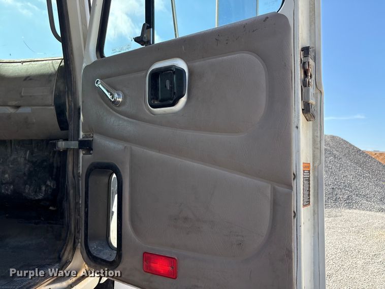 image for item EU5730 2002 Mack CH dump truck