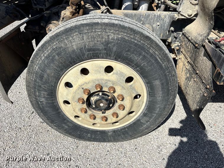image for item EU5730 2002 Mack CH dump truck