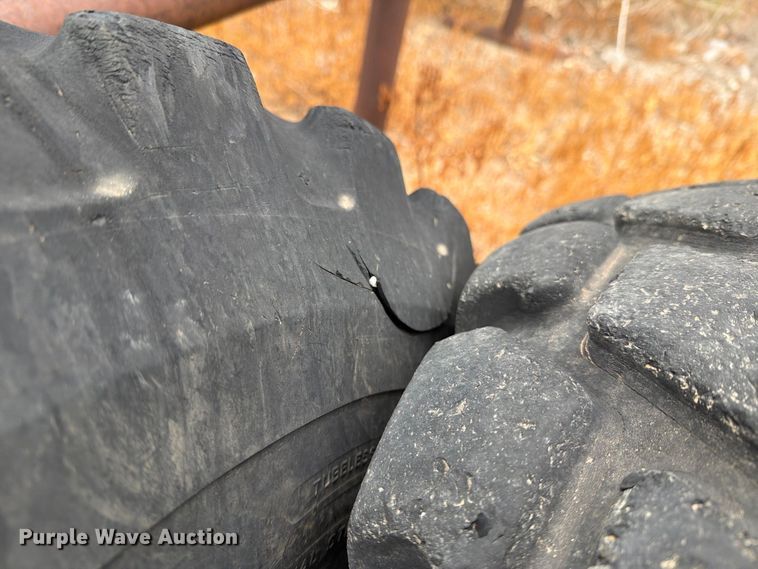 image for item EU5910 (4) motor grader tires and wheels