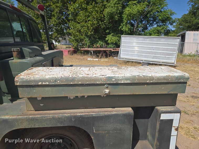 image for item EW8600 1997 Dodge Ram 2500 flatbed pickup truck