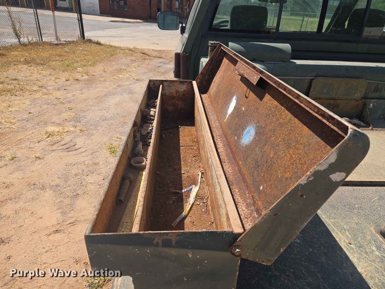 image for item EW8600 1997 Dodge Ram 2500 flatbed pickup truck