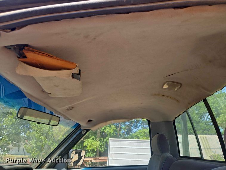 image for item EW8600 1997 Dodge Ram 2500 flatbed pickup truck
