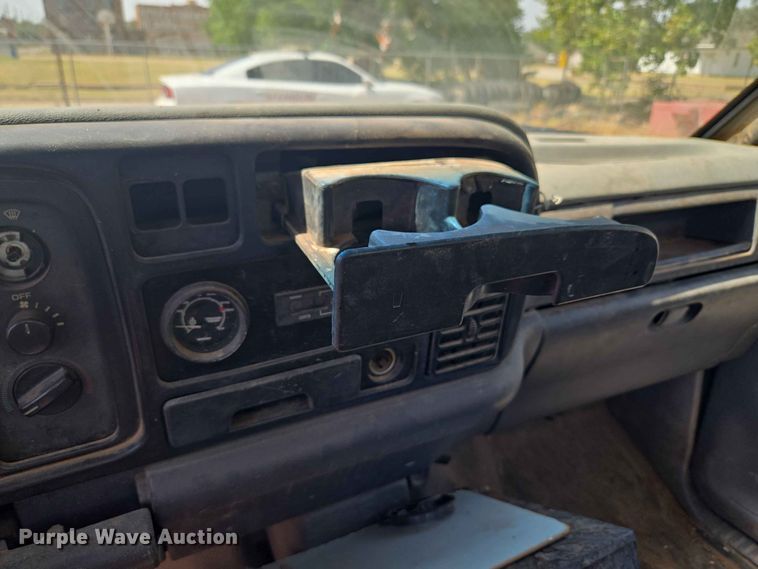 image for item EW8600 1997 Dodge Ram 2500 flatbed pickup truck