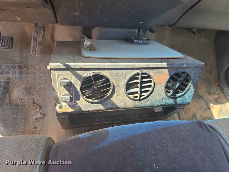 image for item EW8600 1997 Dodge Ram 2500 flatbed pickup truck