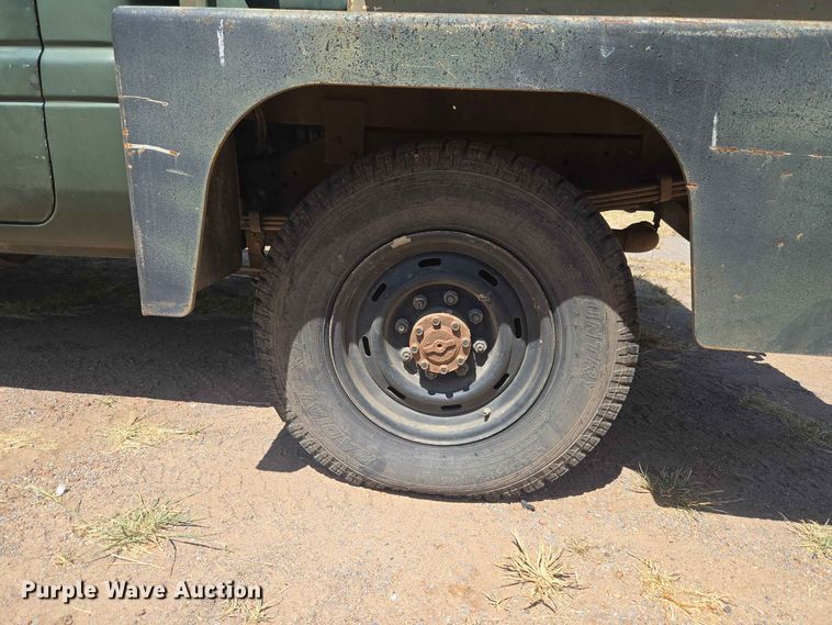 image for item EW8600 1997 Dodge Ram 2500 flatbed pickup truck