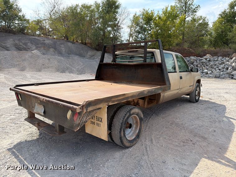 image for item EW8946 1994 Chevrolet C3500 Crew Cab flatbed pickup truck
