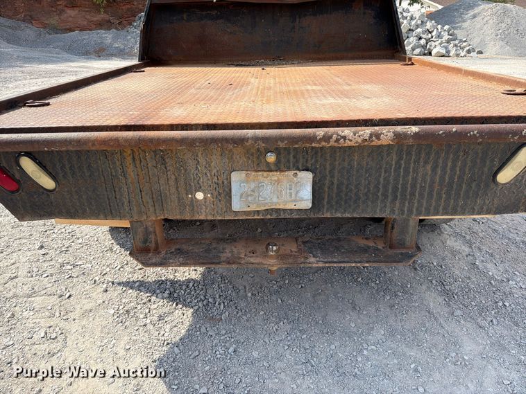 image for item EW8946 1994 Chevrolet C3500 Crew Cab flatbed pickup truck