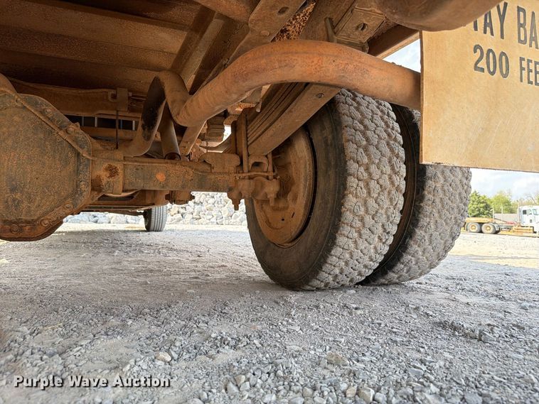 image for item EW8946 1994 Chevrolet C3500 Crew Cab flatbed pickup truck