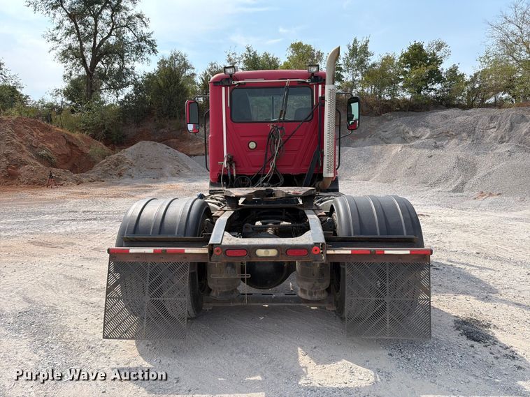 image for item EW8955 2014 Mack CXU612 semi truck