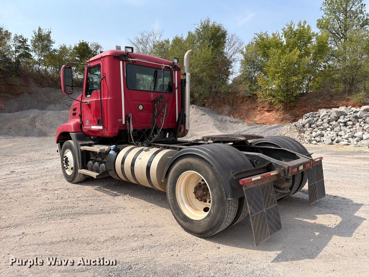 image for item EW8955 2014 Mack CXU612 semi truck