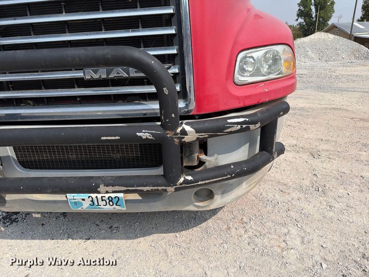 image for item EW8955 2014 Mack CXU612 semi truck