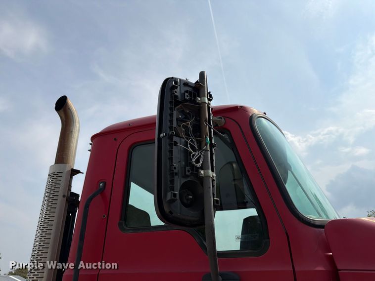 image for item EW8955 2014 Mack CXU612 semi truck