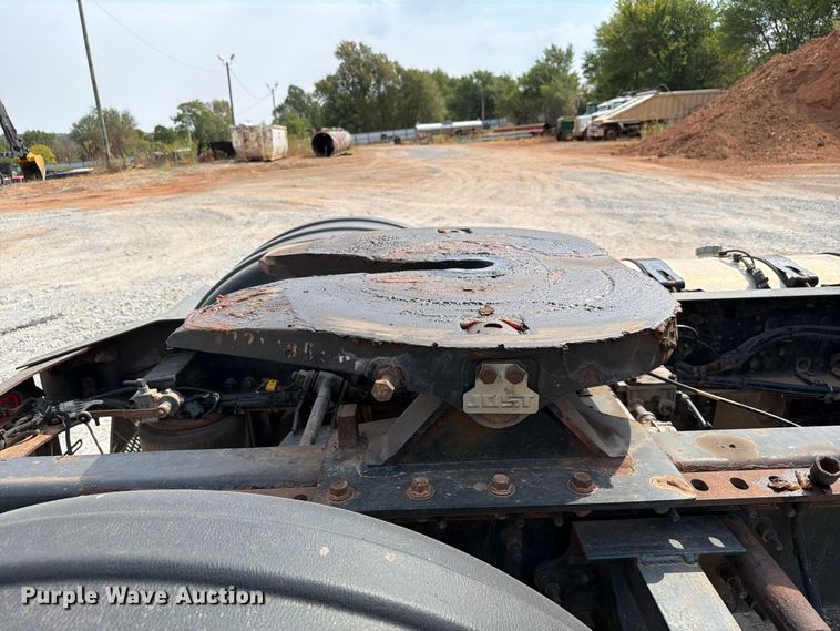 image for item EW8955 2014 Mack CXU612 semi truck
