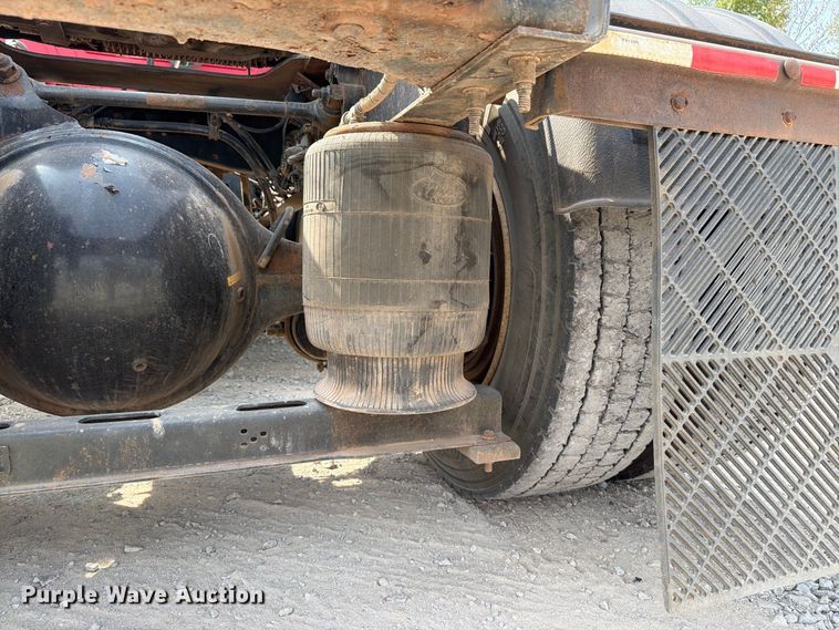 image for item EW8955 2014 Mack CXU612 semi truck