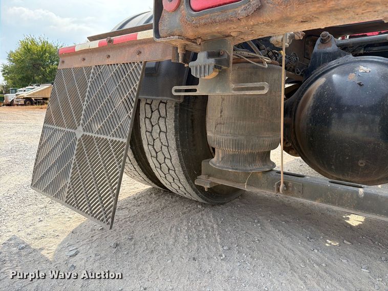 image for item EW8955 2014 Mack CXU612 semi truck