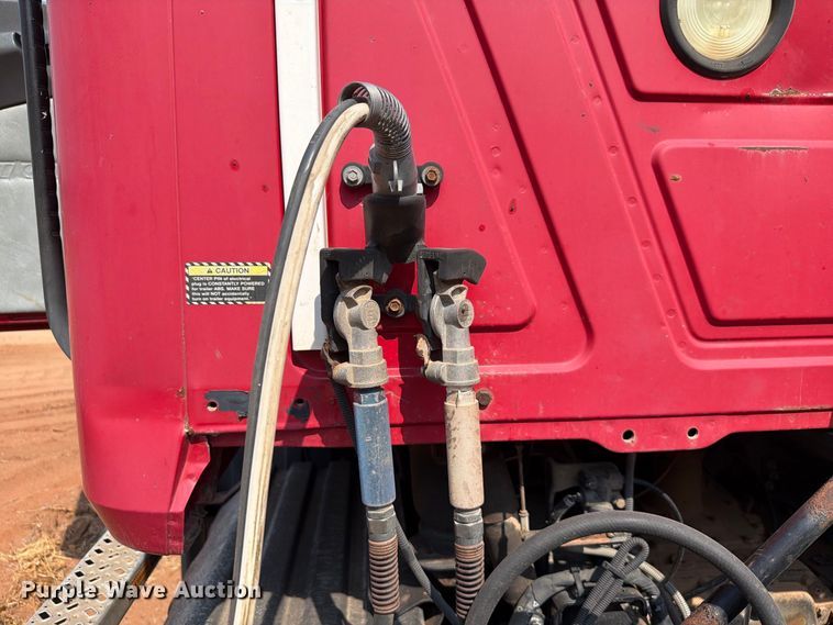 image for item EW8955 2014 Mack CXU612 semi truck