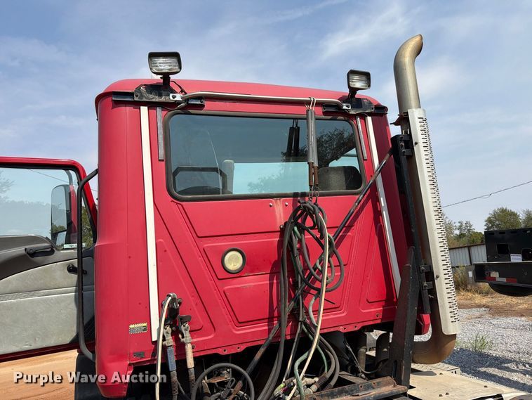 image for item EW8955 2014 Mack CXU612 semi truck