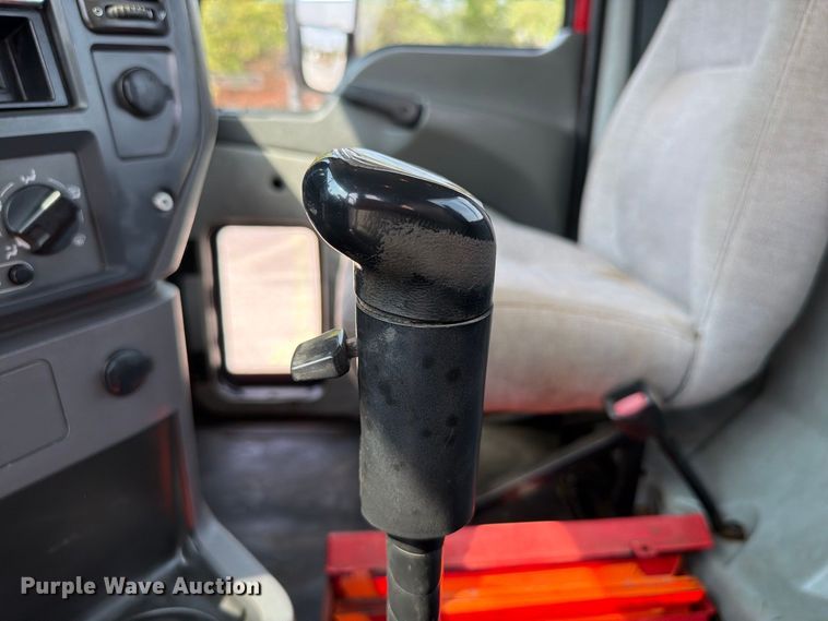 image for item EW8955 2014 Mack CXU612 semi truck