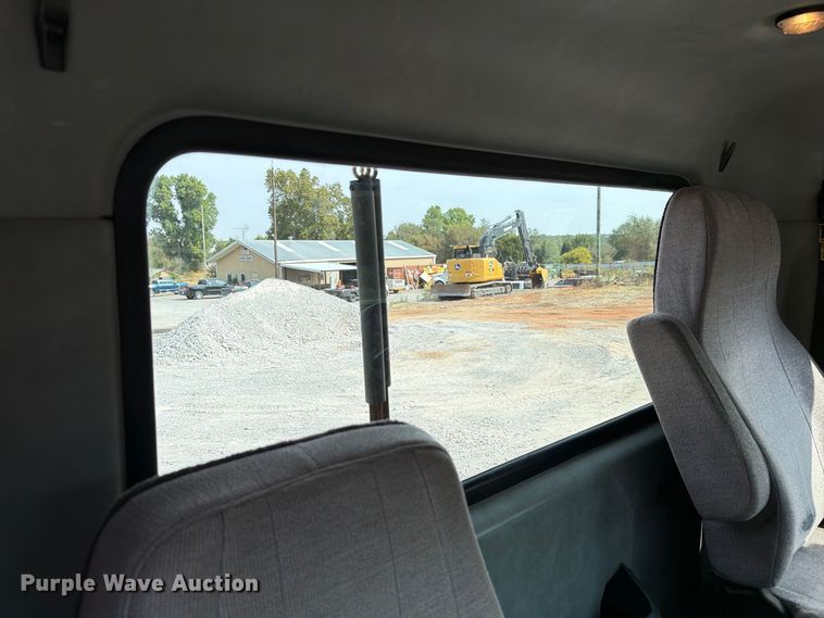image for item EW8955 2014 Mack CXU612 semi truck