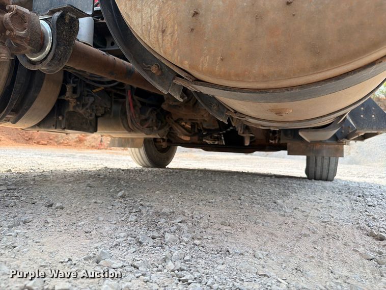 image for item EW8955 2014 Mack CXU612 semi truck
