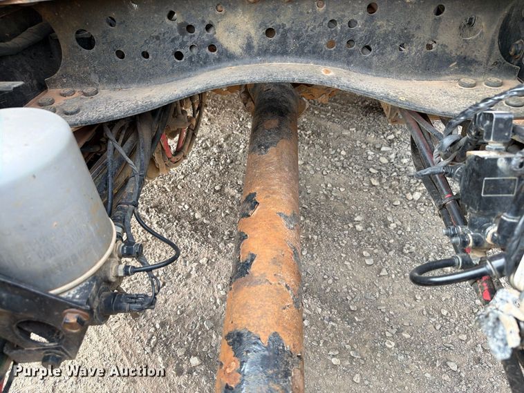 image for item EW8955 2014 Mack CXU612 semi truck