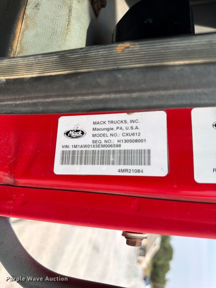 image for item EW8955 2014 Mack CXU612 semi truck